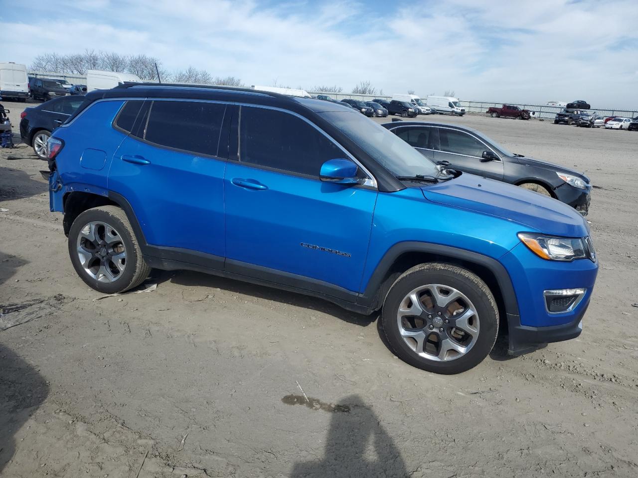 Photo 3 VIN: 3C4NJDCB5JT258798 - JEEP COMPASS 