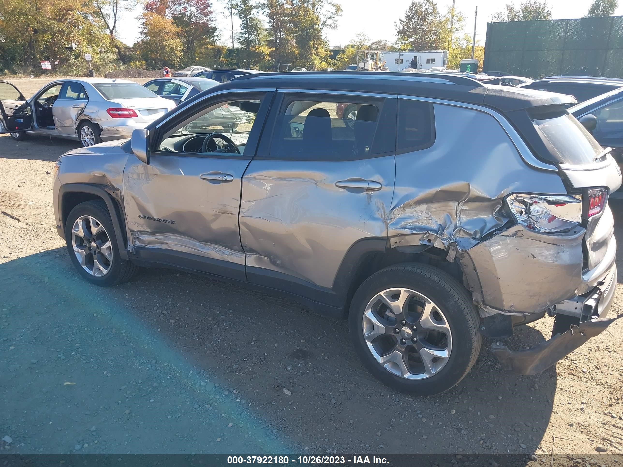 Photo 2 VIN: 3C4NJDCB5KT768408 - JEEP COMPASS 