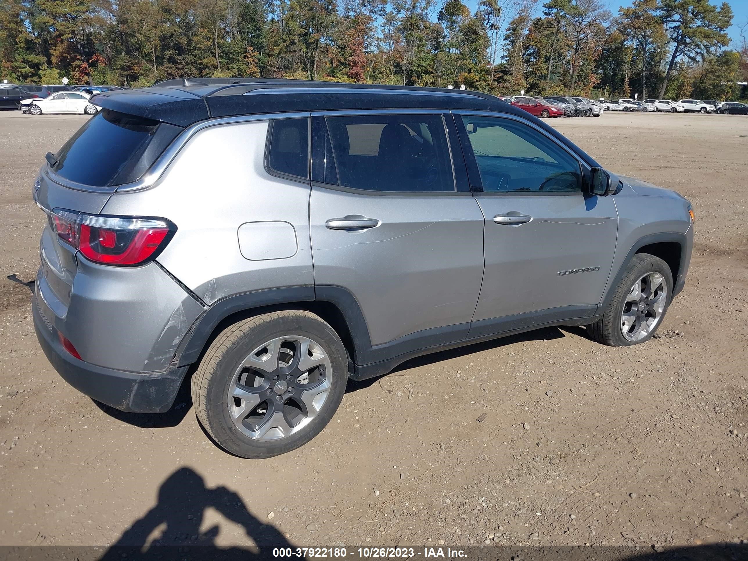 Photo 3 VIN: 3C4NJDCB5KT768408 - JEEP COMPASS 