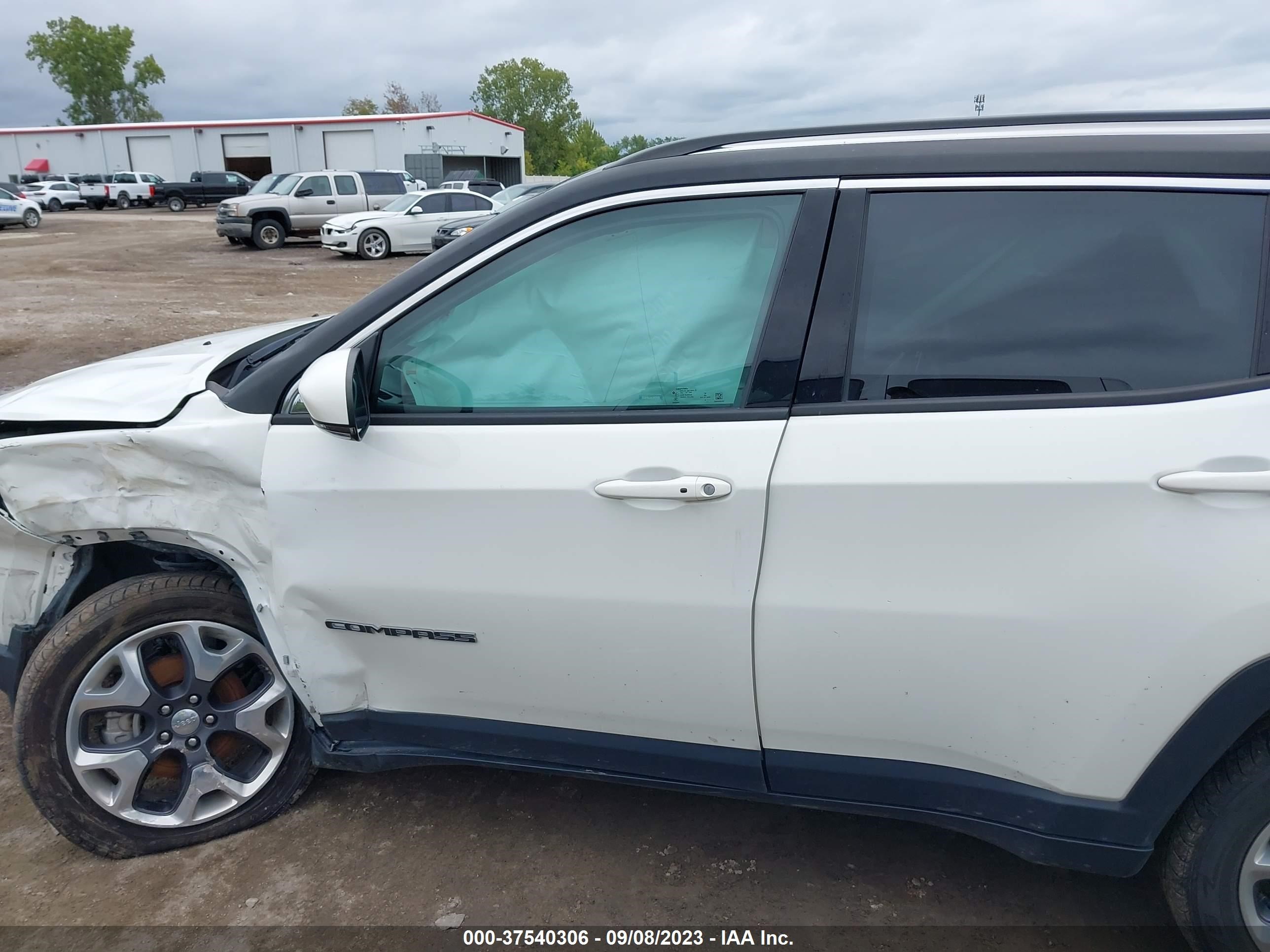 Photo 13 VIN: 3C4NJDCB5LT135375 - JEEP COMPASS 