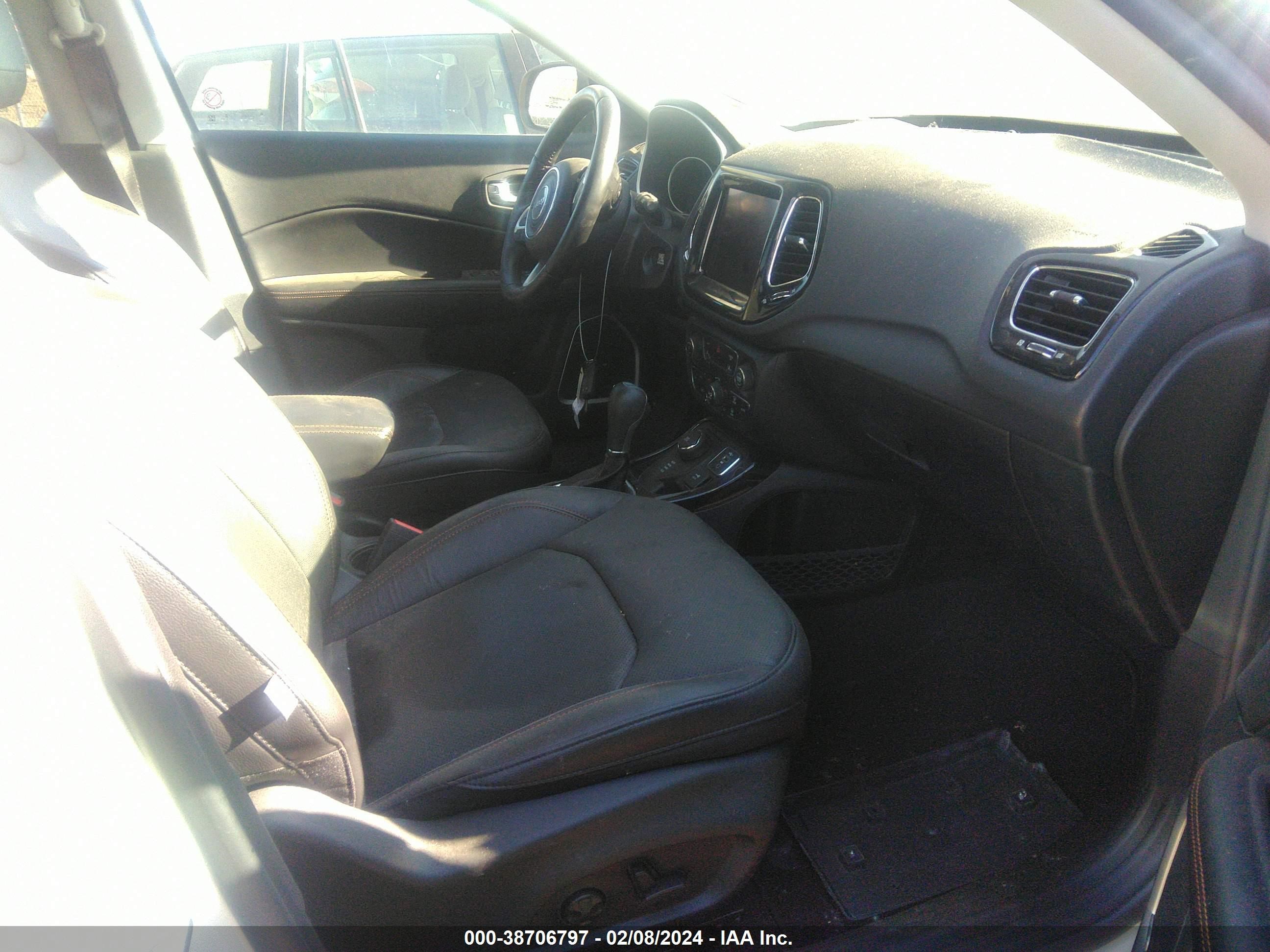 Photo 4 VIN: 3C4NJDCB5MT583276 - JEEP COMPASS 