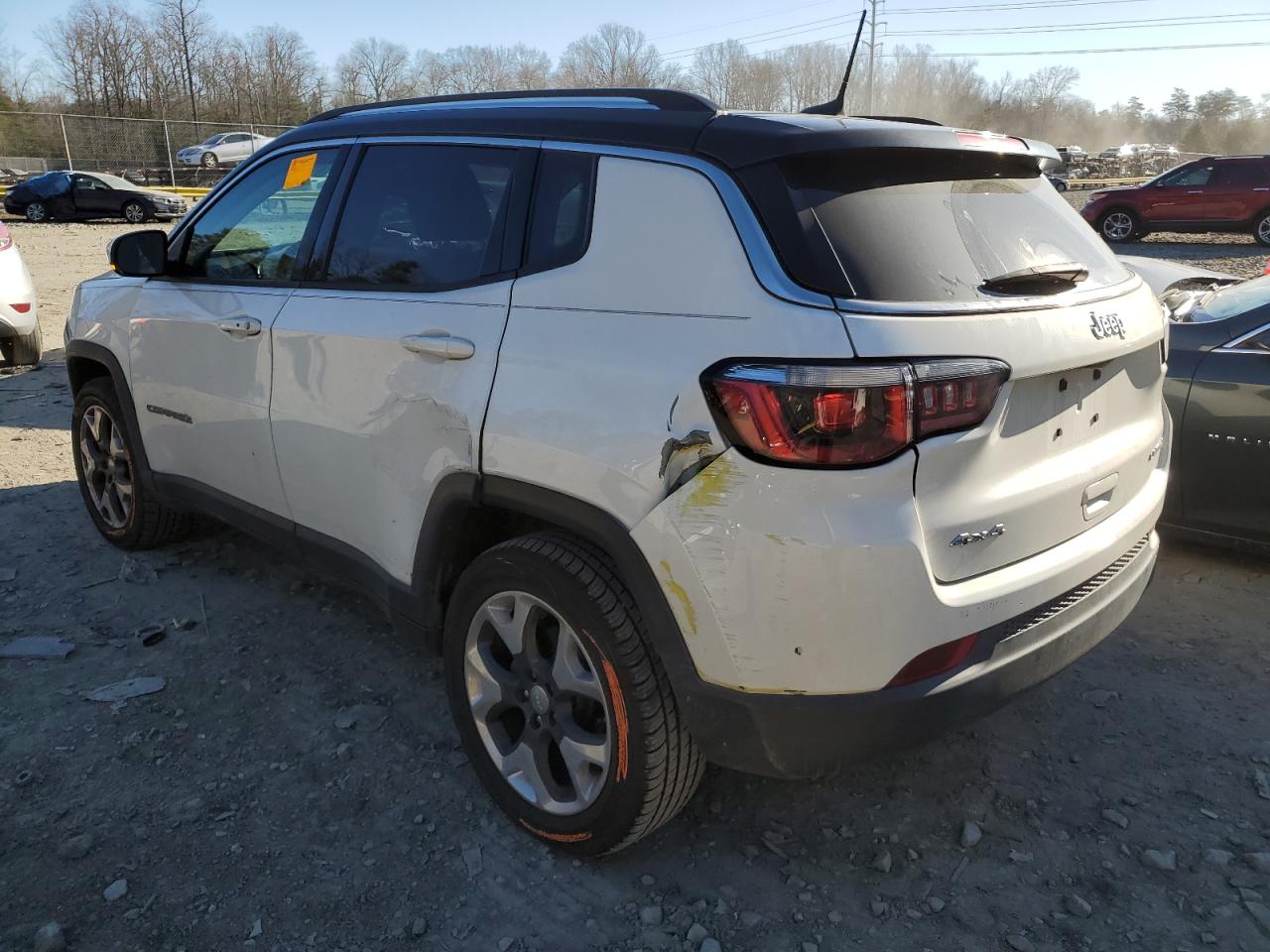 Photo 1 VIN: 3C4NJDCB6JT190575 - JEEP COMPASS 