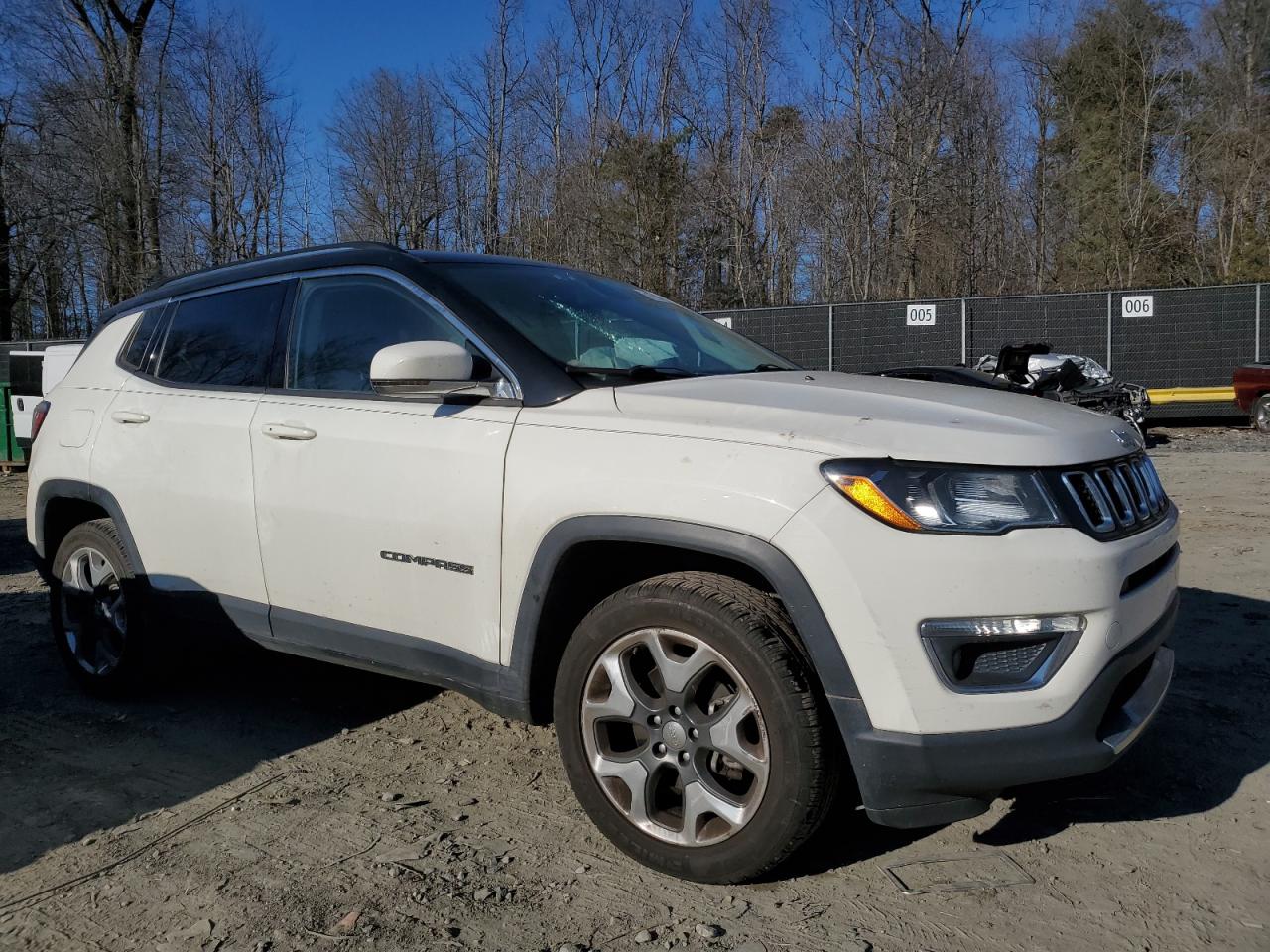 Photo 3 VIN: 3C4NJDCB6JT190575 - JEEP COMPASS 