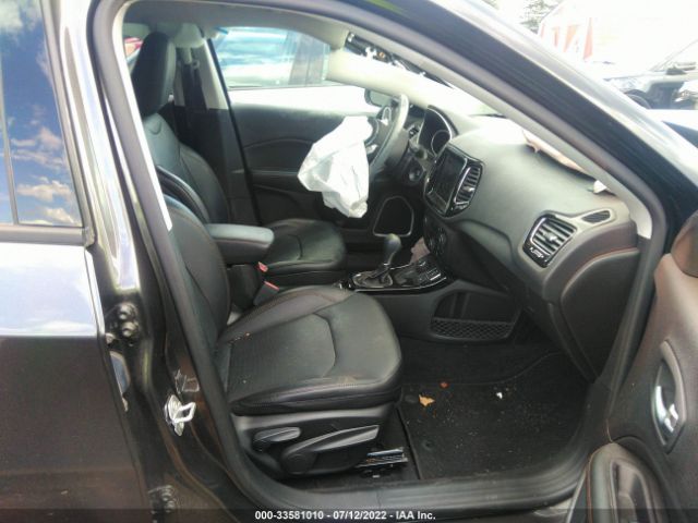 Photo 4 VIN: 3C4NJDCB6KT806387 - JEEP COMPASS 