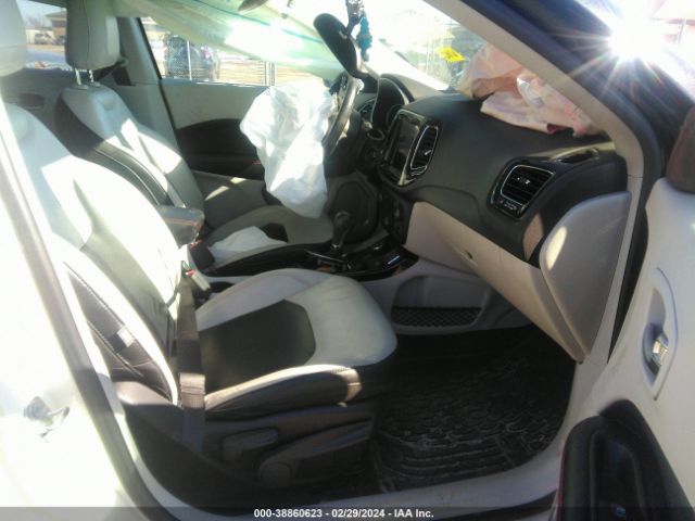 Photo 4 VIN: 3C4NJDCB7JT149209 - JEEP COMPASS 