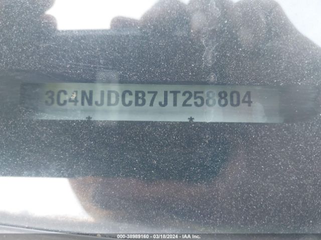 Photo 8 VIN: 3C4NJDCB7JT258804 - JEEP COMPASS 