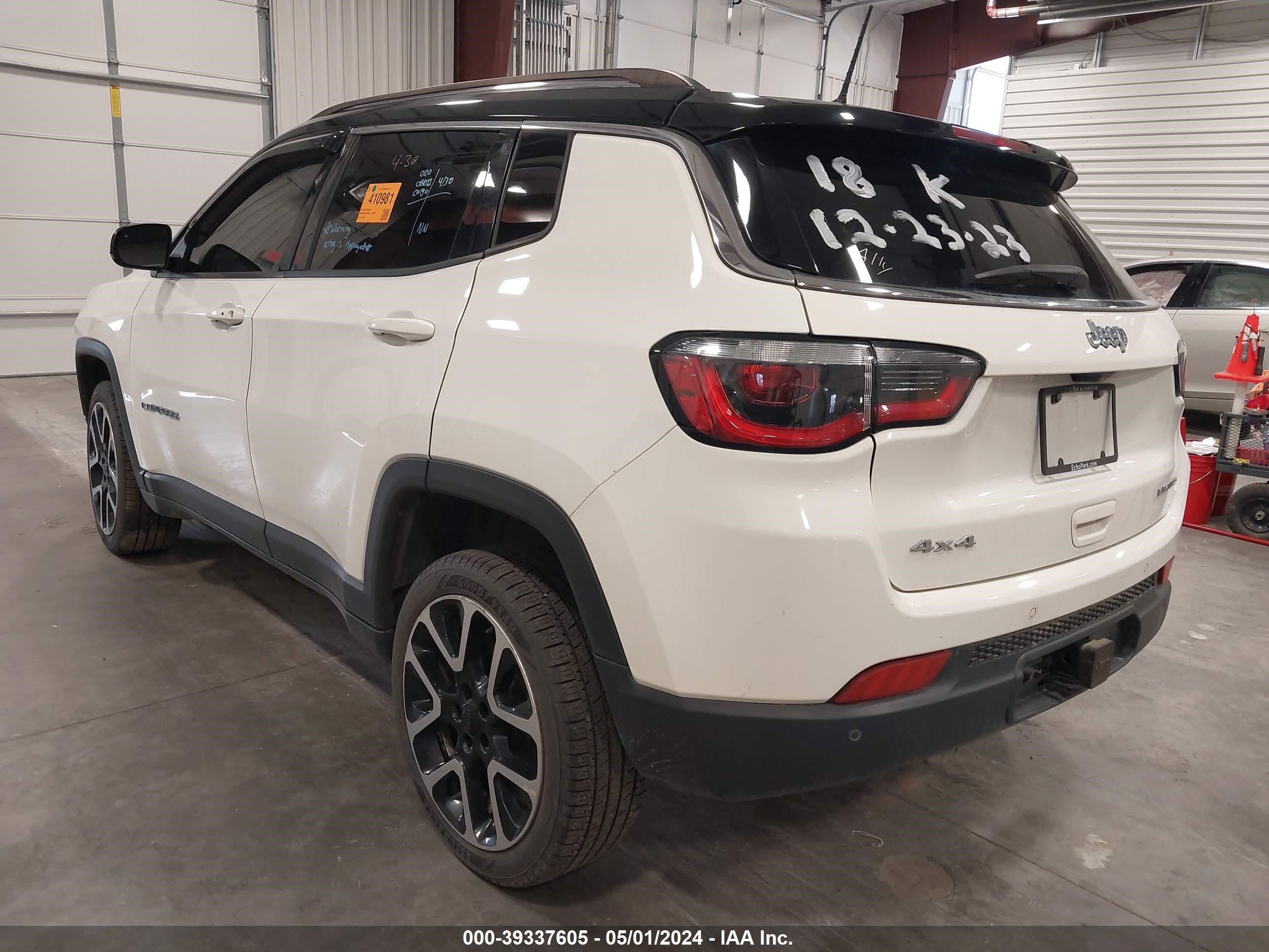 Photo 2 VIN: 3C4NJDCB7JT261430 - JEEP COMPASS 