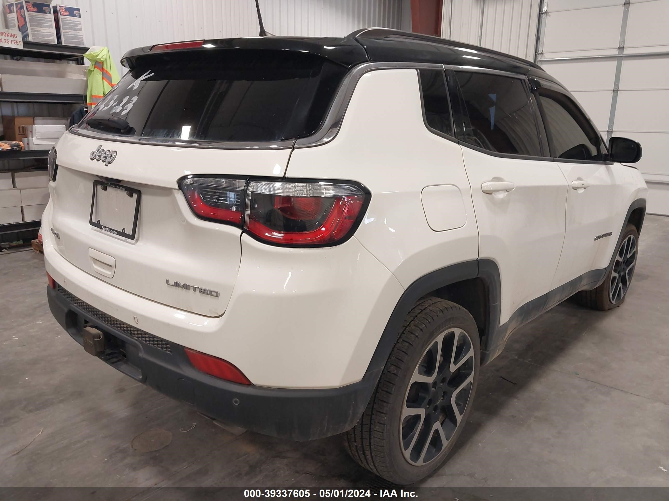 Photo 3 VIN: 3C4NJDCB7JT261430 - JEEP COMPASS 