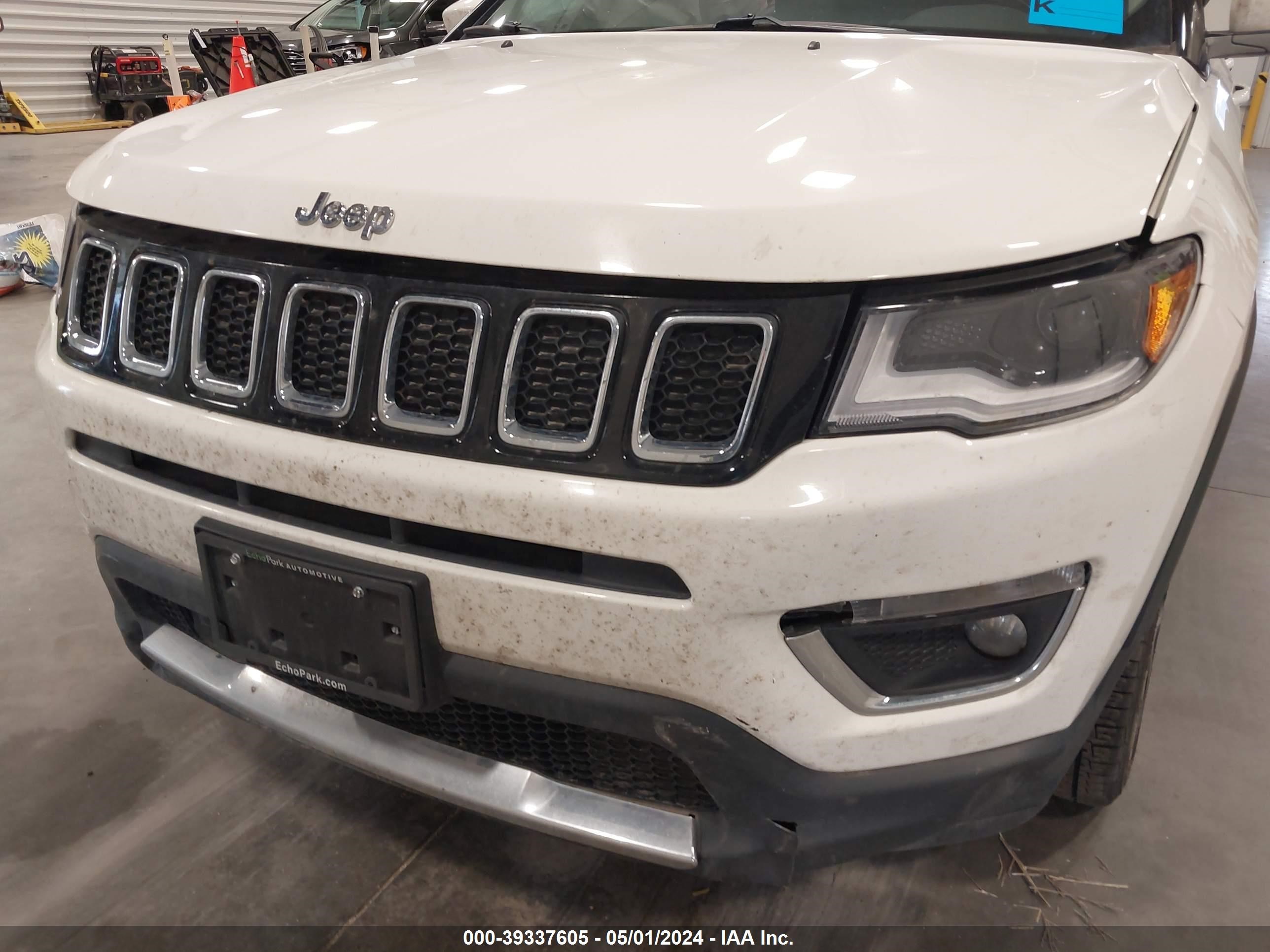 Photo 5 VIN: 3C4NJDCB7JT261430 - JEEP COMPASS 