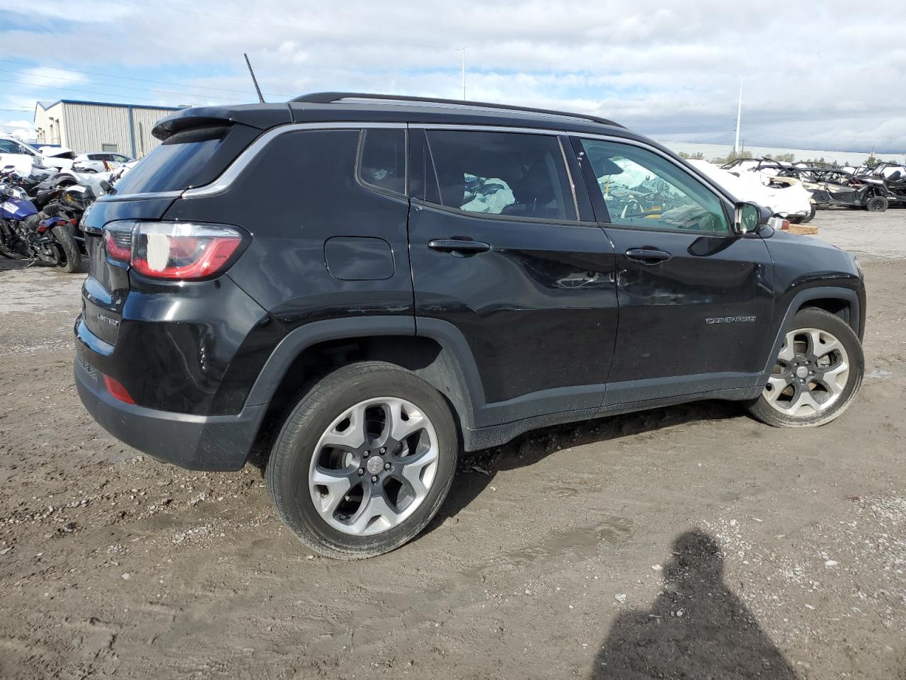 Photo 2 VIN: 3C4NJDCB7JT341388 - JEEP COMPASS 