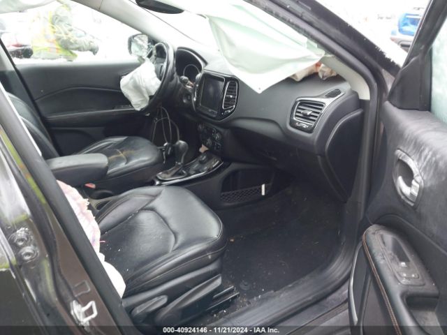 Photo 4 VIN: 3C4NJDCB7JT392633 - JEEP COMPASS 