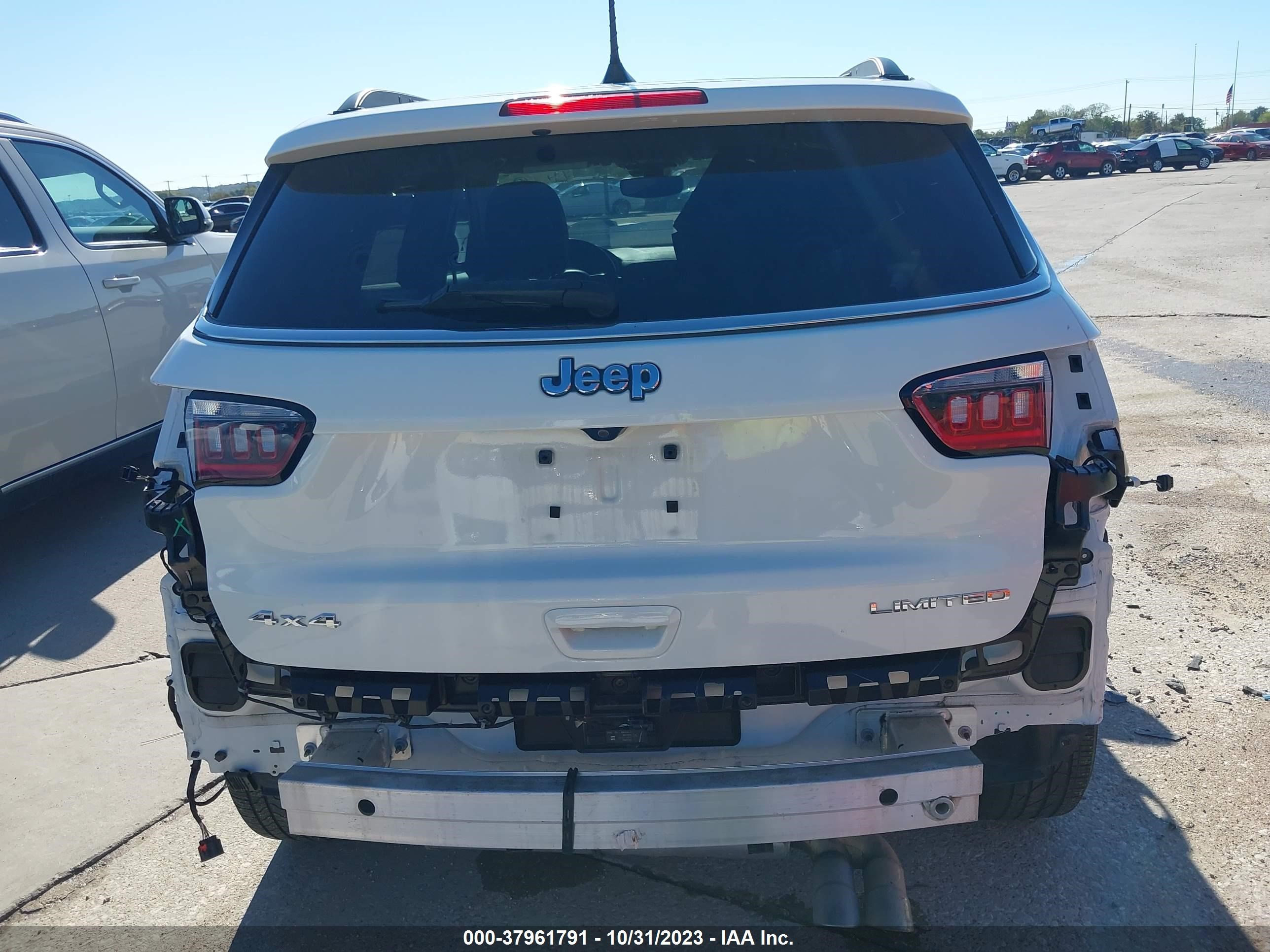 Photo 15 VIN: 3C4NJDCB7MT528568 - JEEP COMPASS 