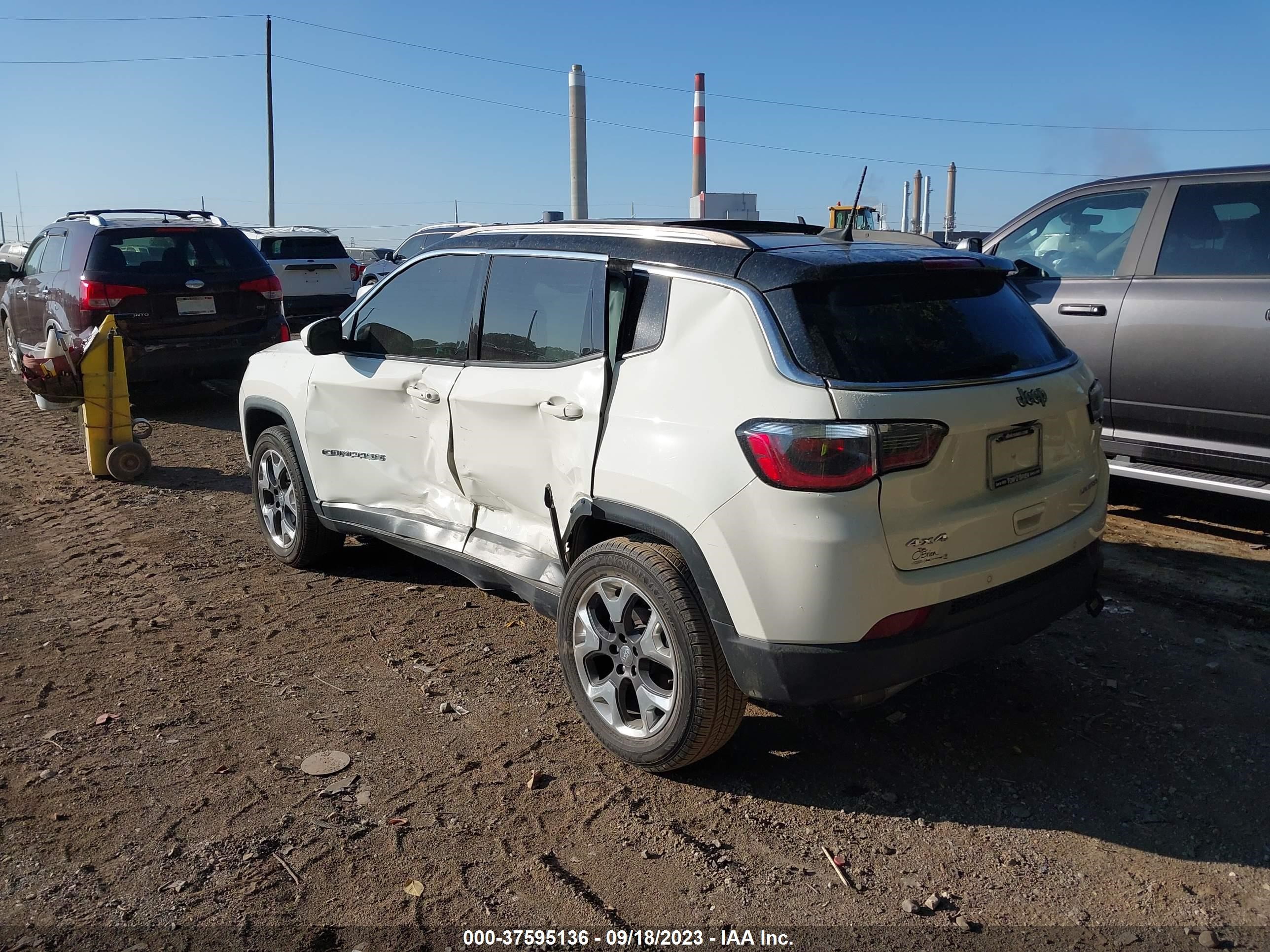 Photo 2 VIN: 3C4NJDCB8HT689341 - JEEP COMPASS 