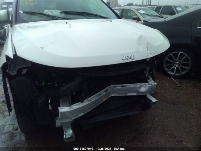 Photo 5 VIN: 3C4NJDCB8JT209630 - JEEP COMPASS 