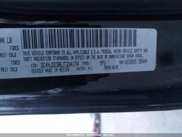 Photo 8 VIN: 3C4NJDCB8JT334174 - JEEP COMPASS 