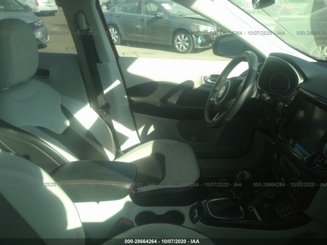 Photo 4 VIN: 3C4NJDCB8KT620947 - JEEP COMPASS 