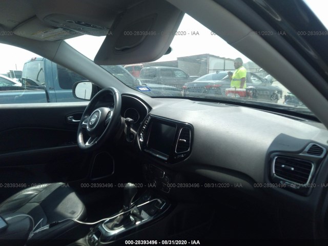 Photo 4 VIN: 3C4NJDCB9JT266211 - JEEP COMPASS 