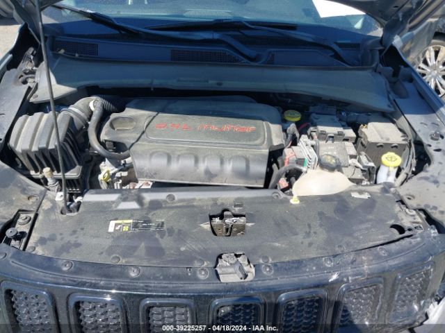 Photo 9 VIN: 3C4NJDCB9JT267018 - JEEP COMPASS 