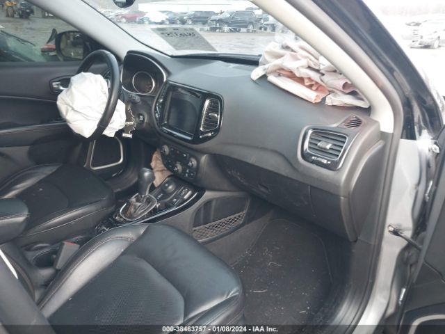 Photo 4 VIN: 3C4NJDCB9JT284241 - JEEP COMPASS 