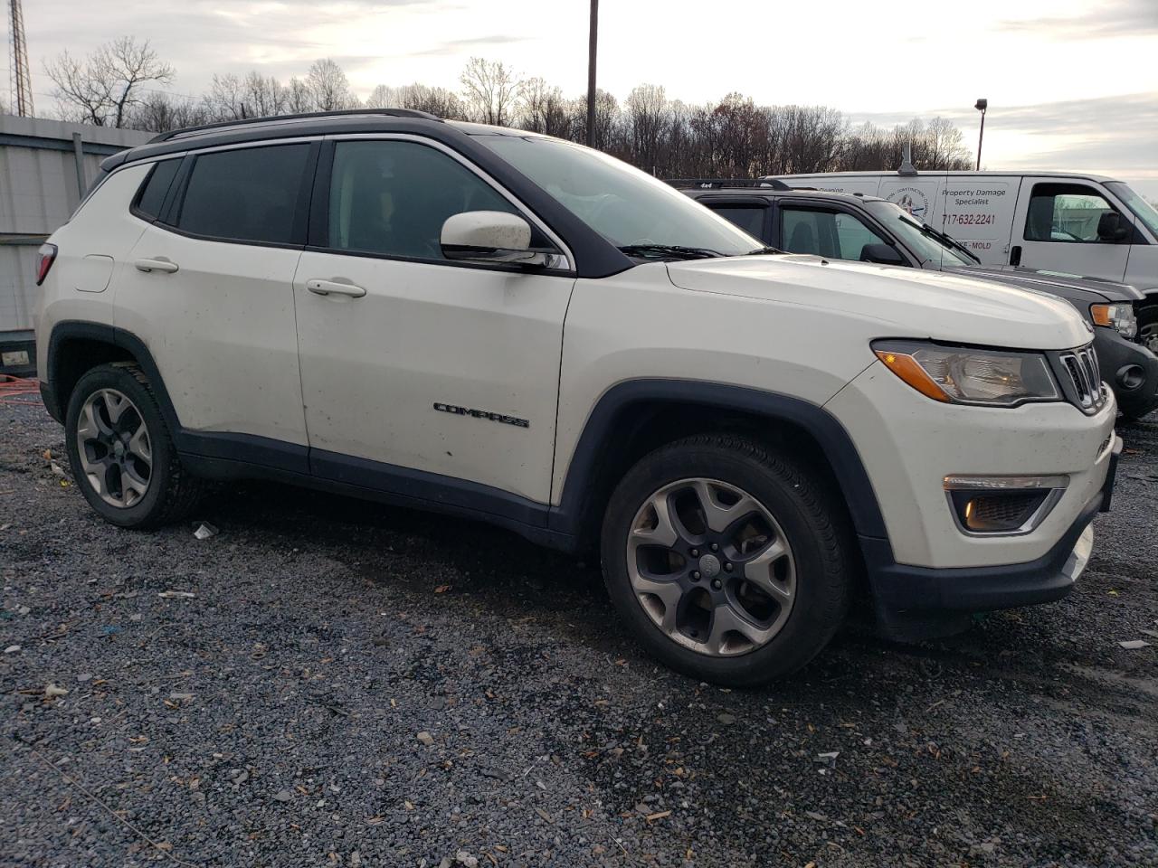 Photo 3 VIN: 3C4NJDCB9JT284854 - JEEP COMPASS 