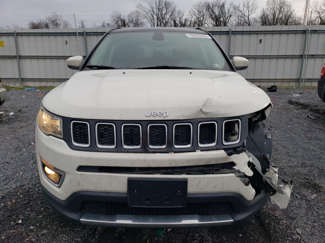 Photo 4 VIN: 3C4NJDCB9JT284854 - JEEP COMPASS 