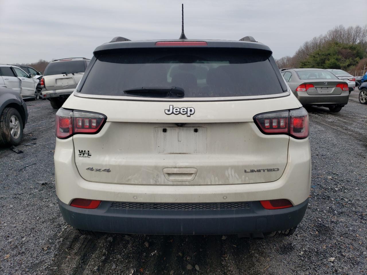 Photo 5 VIN: 3C4NJDCB9JT284854 - JEEP COMPASS 