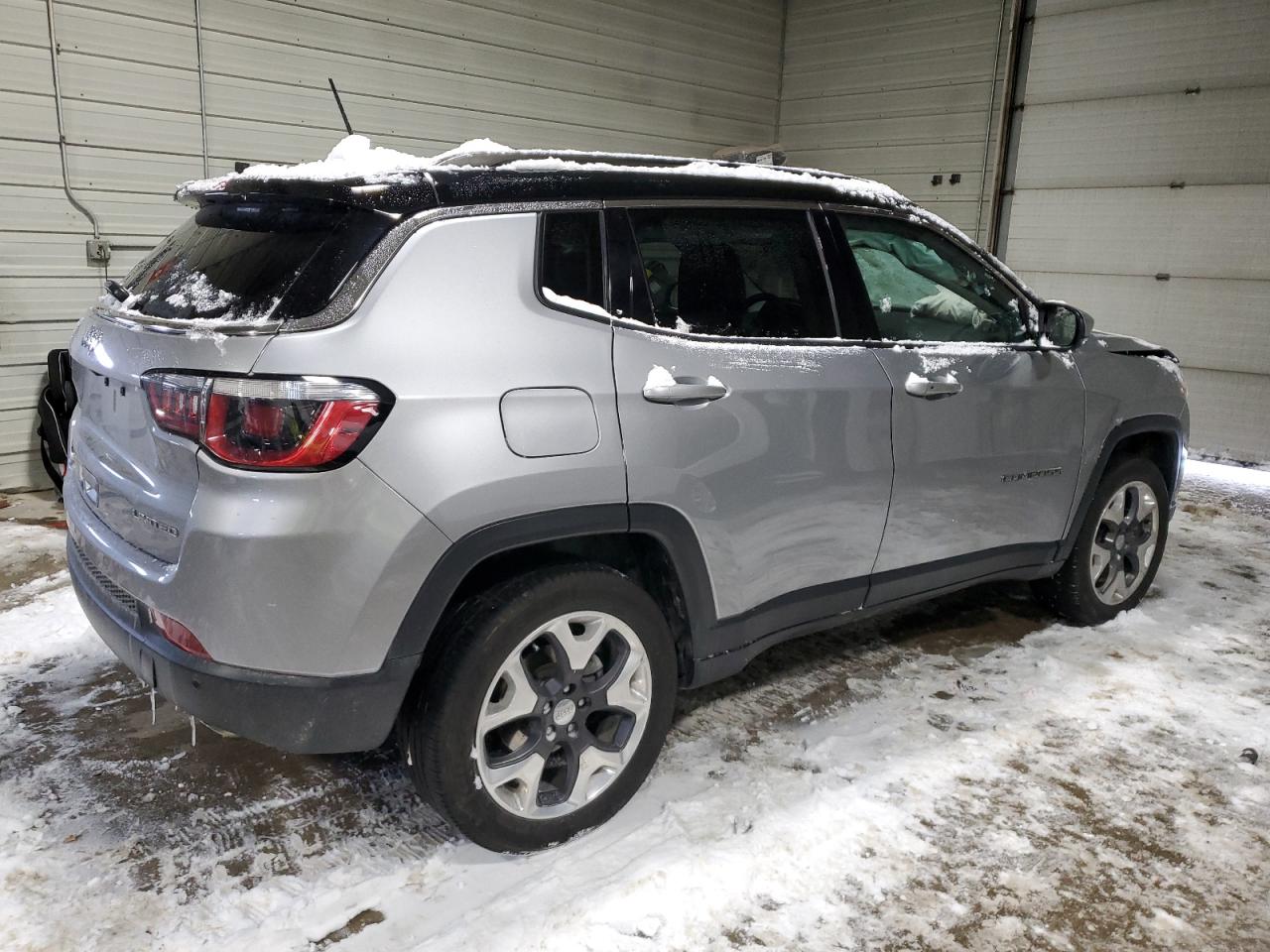 Photo 2 VIN: 3C4NJDCB9JT360296 - JEEP COMPASS 