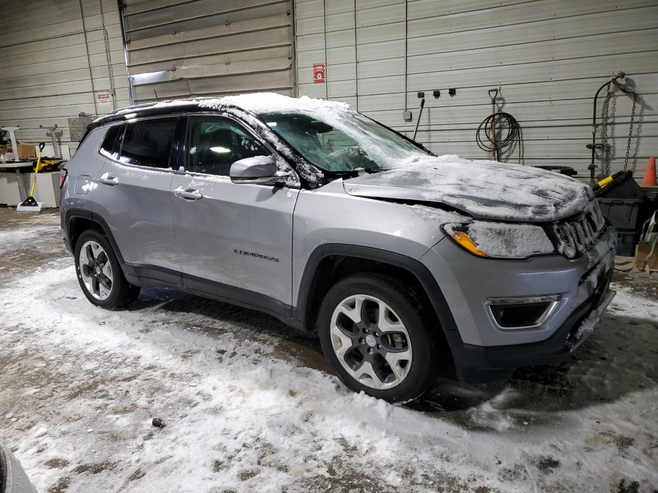 Photo 3 VIN: 3C4NJDCB9JT360296 - JEEP COMPASS 