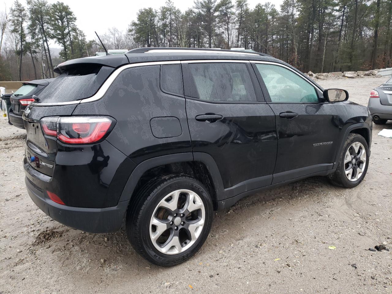 Photo 2 VIN: 3C4NJDCBXJT332944 - JEEP COMPASS 