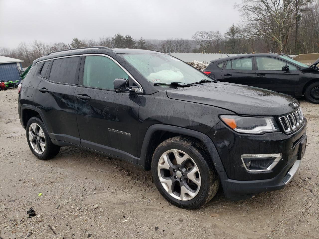 Photo 3 VIN: 3C4NJDCBXJT332944 - JEEP COMPASS 