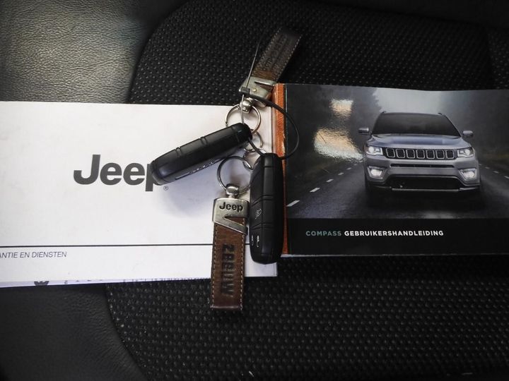 Photo 11 VIN: 3C4NJDCH2JT173728 - JEEP COMPASS 