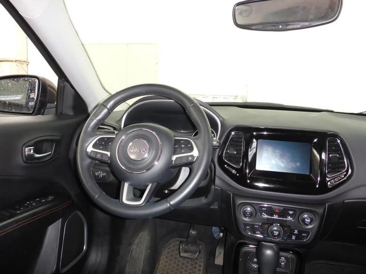 Photo 5 VIN: 3C4NJDCHXJT452764 - JEEP COMPASS 