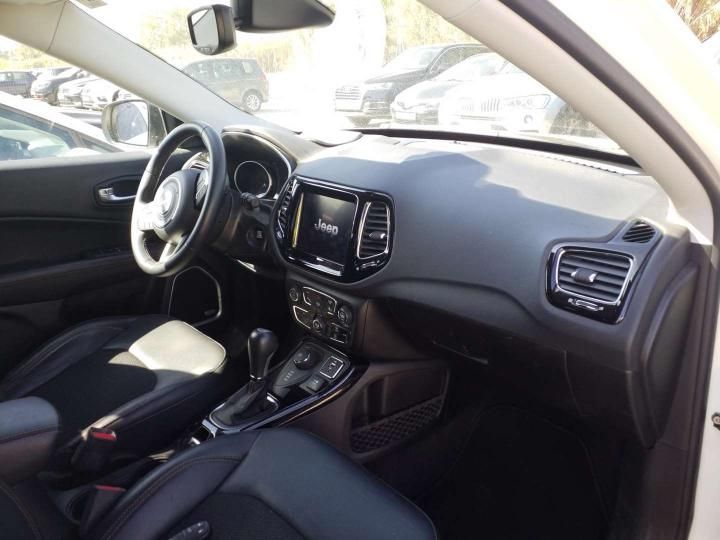 Photo 24 VIN: 3C4NJDCY3JT442187 - JEEP COMPASS 