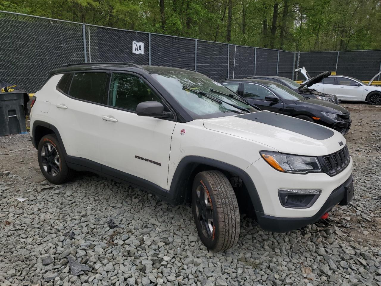 Photo 3 VIN: 3C4NJDDB0JT320879 - JEEP COMPASS 