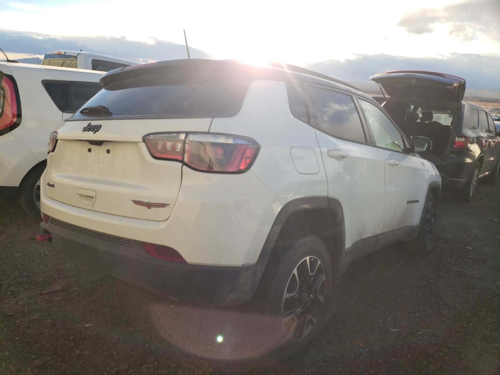 Photo 3 VIN: 3C4NJDDB0LT232630 - JEEP COMPASS TR 