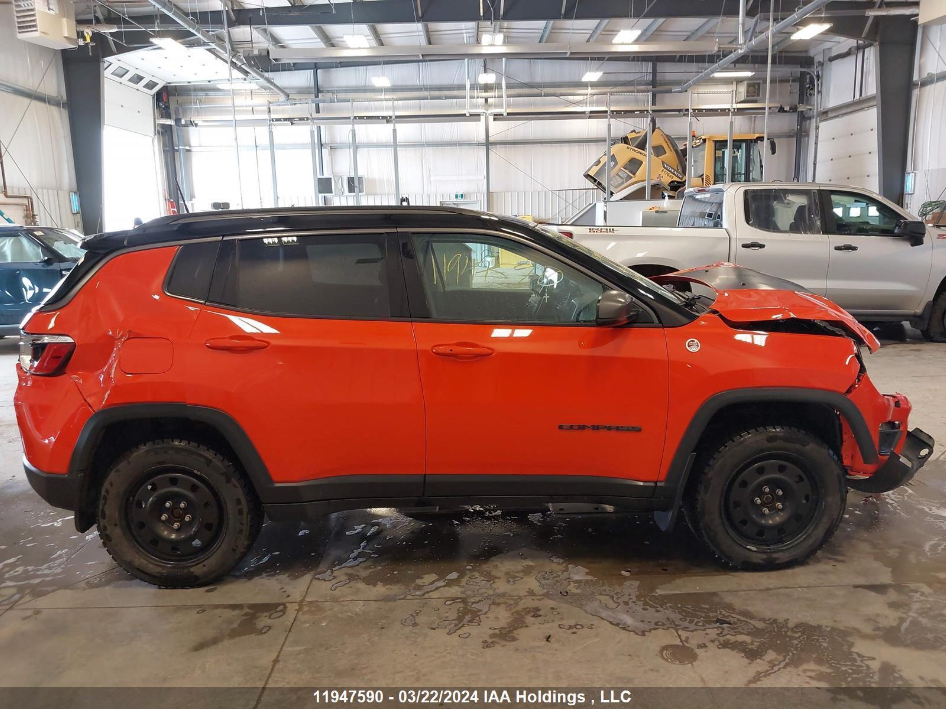 Photo 13 VIN: 3C4NJDDB1JT264919 - JEEP COMPASS 