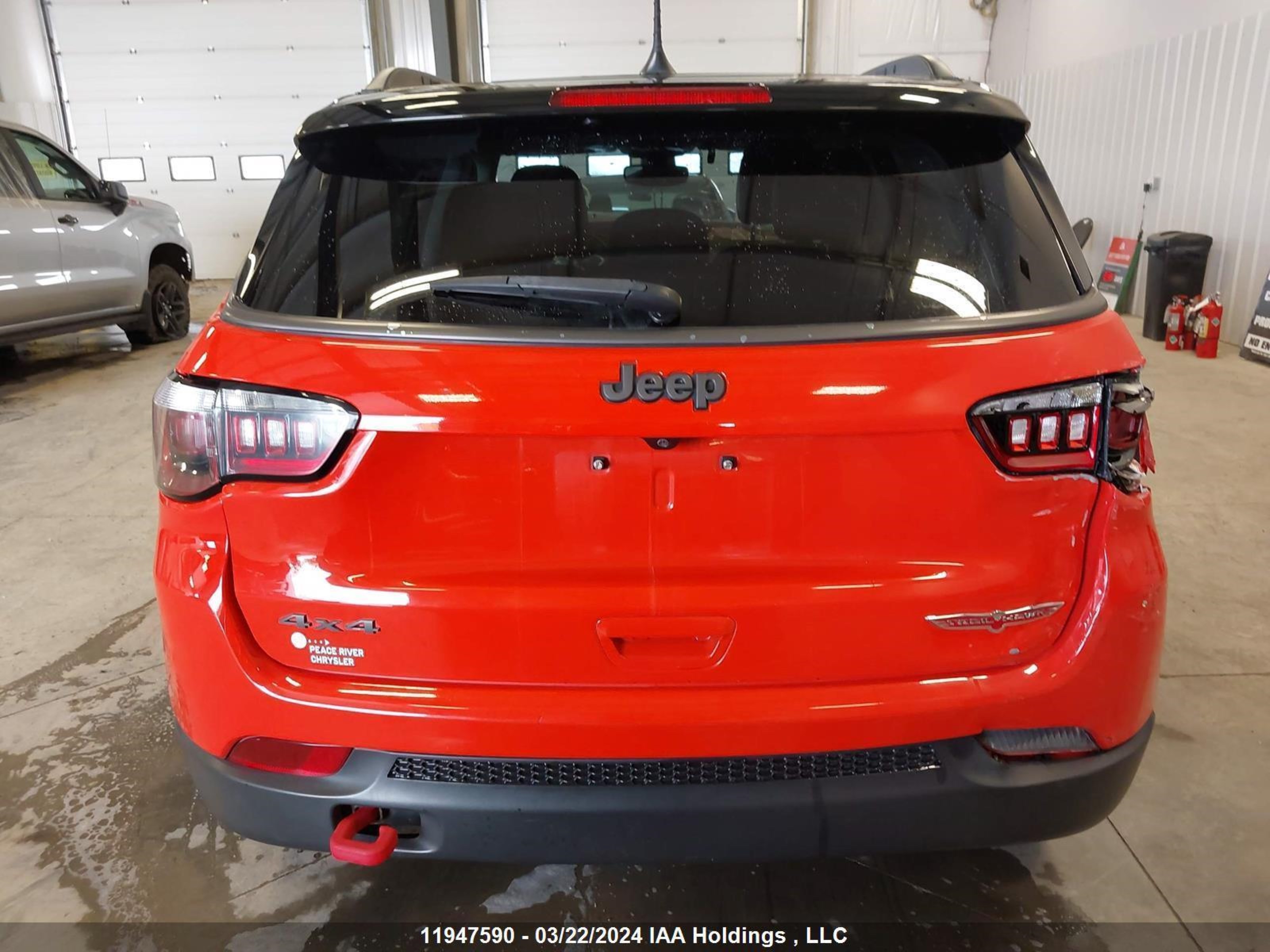 Photo 16 VIN: 3C4NJDDB1JT264919 - JEEP COMPASS 