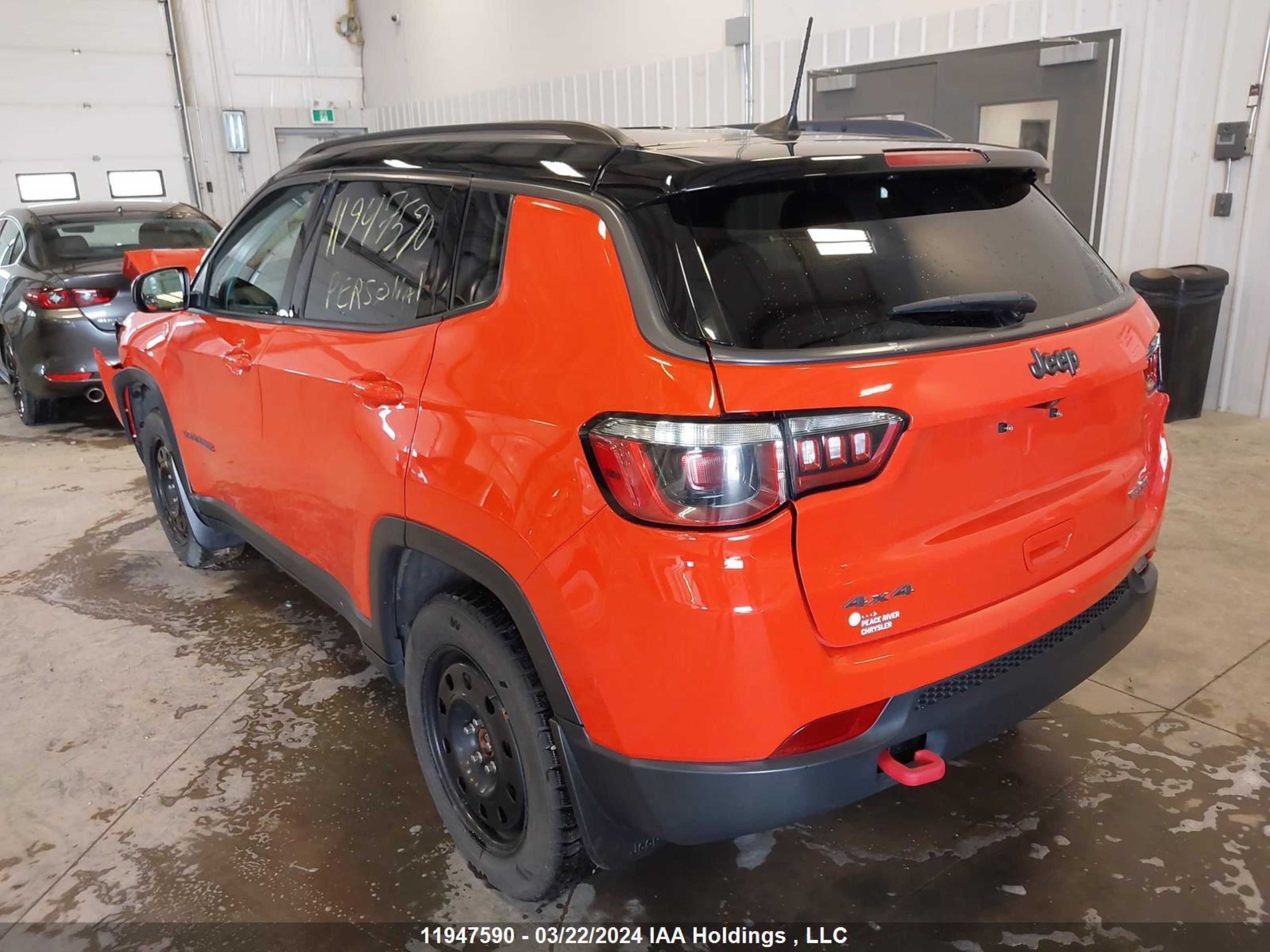 Photo 2 VIN: 3C4NJDDB1JT264919 - JEEP COMPASS 