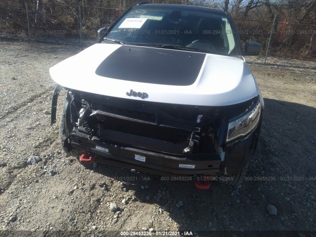 Photo 5 VIN: 3C4NJDDB1KT766847 - JEEP COMPASS 