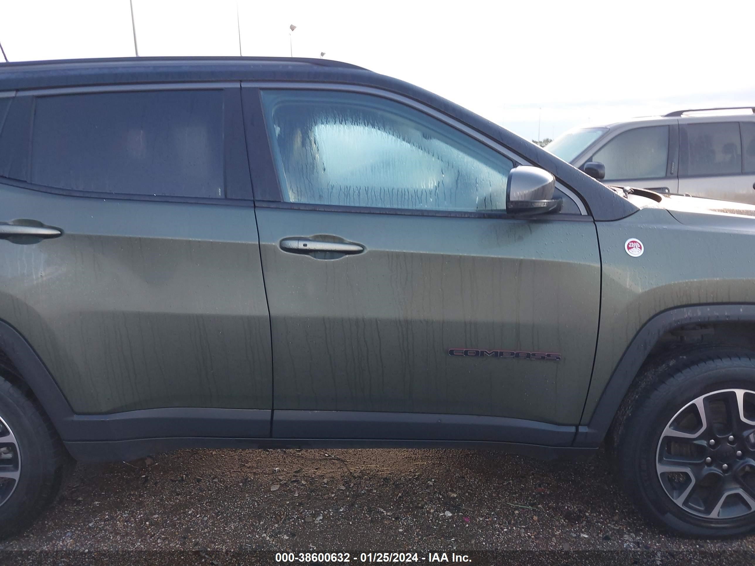 Photo 11 VIN: 3C4NJDDB1MT511778 - JEEP COMPASS 