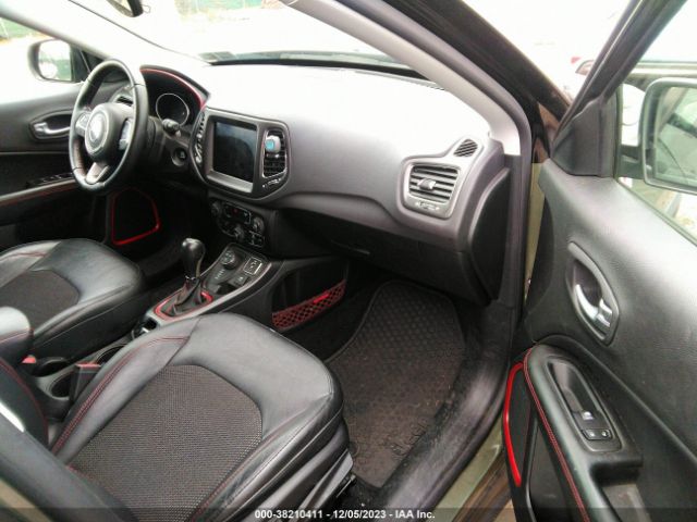 Photo 4 VIN: 3C4NJDDB2JT163064 - JEEP COMPASS 