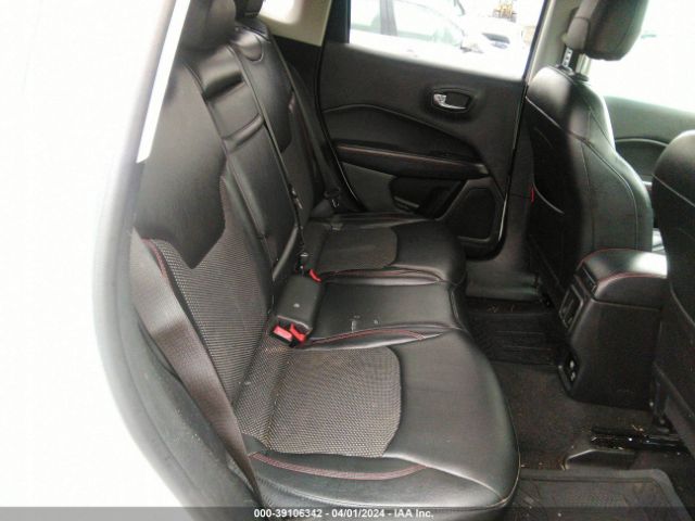 Photo 7 VIN: 3C4NJDDB2JT470010 - JEEP COMPASS 