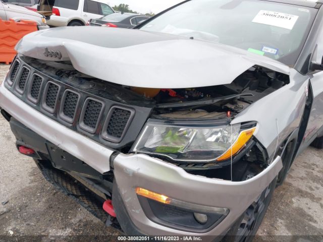 Photo 5 VIN: 3C4NJDDB2KT667941 - JEEP COMPASS 