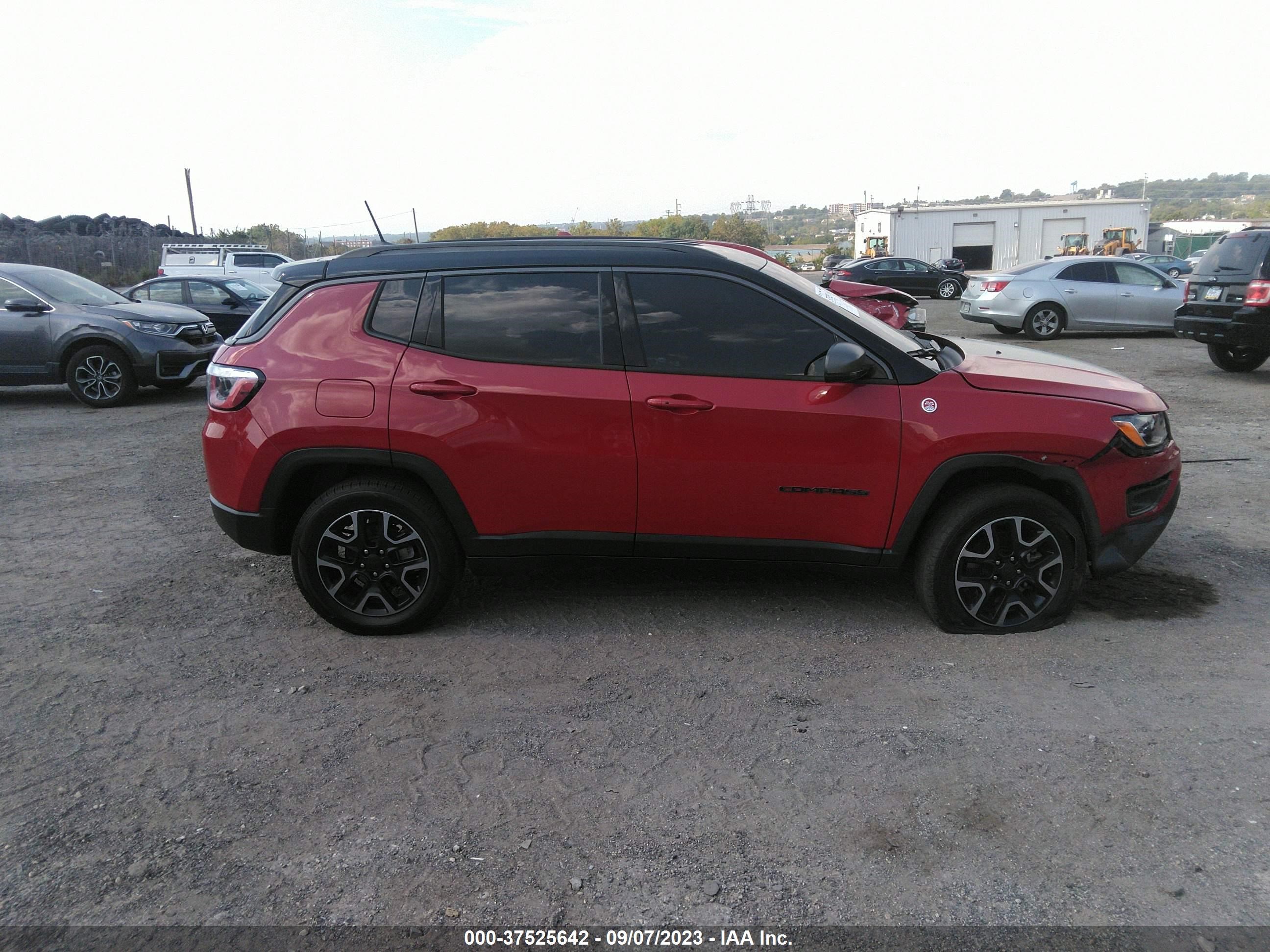 Photo 12 VIN: 3C4NJDDB2KT671200 - JEEP COMPASS 