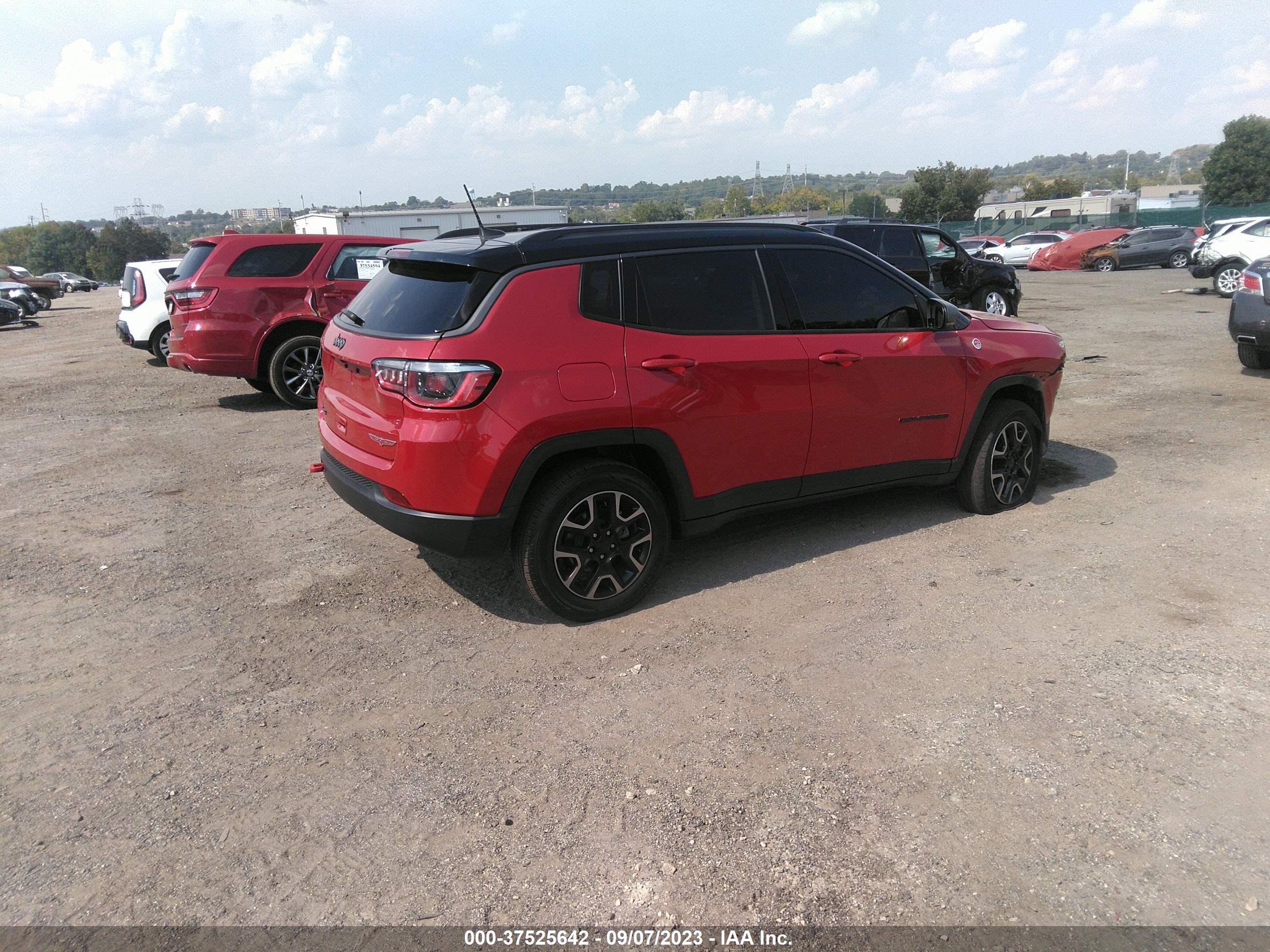 Photo 3 VIN: 3C4NJDDB2KT671200 - JEEP COMPASS 