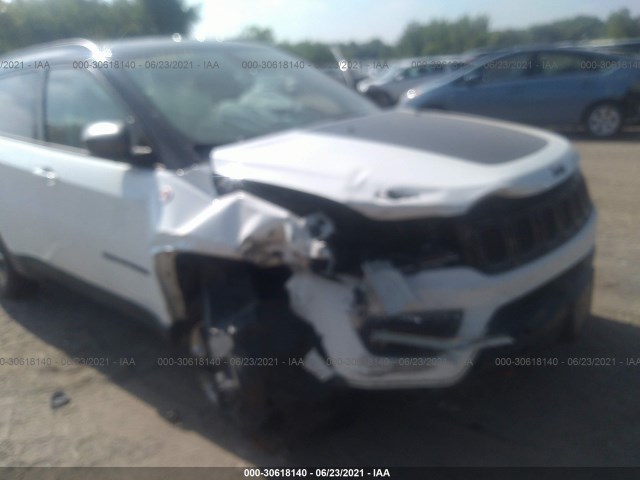 Photo 5 VIN: 3C4NJDDB3JT410561 - JEEP COMPASS 