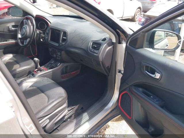 Photo 4 VIN: 3C4NJDDB3KT799350 - JEEP COMPASS 