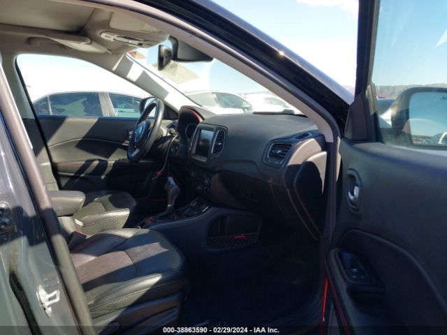 Photo 4 VIN: 3C4NJDDB4JT163650 - JEEP COMPASS 