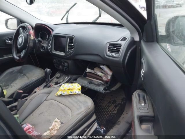 Photo 4 VIN: 3C4NJDDB4JT206206 - JEEP COMPASS 