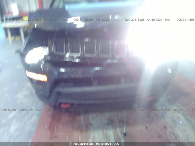 Photo 5 VIN: 3C4NJDDB4JT256460 - JEEP COMPASS 